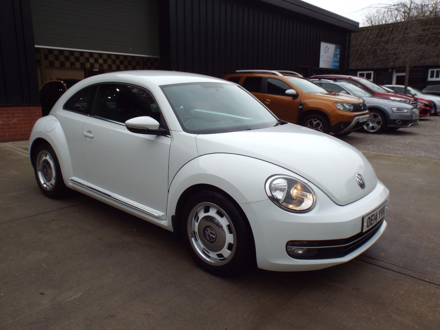 Used Volkswagen Beetle 2014 for sale - 76886247: Photo 1