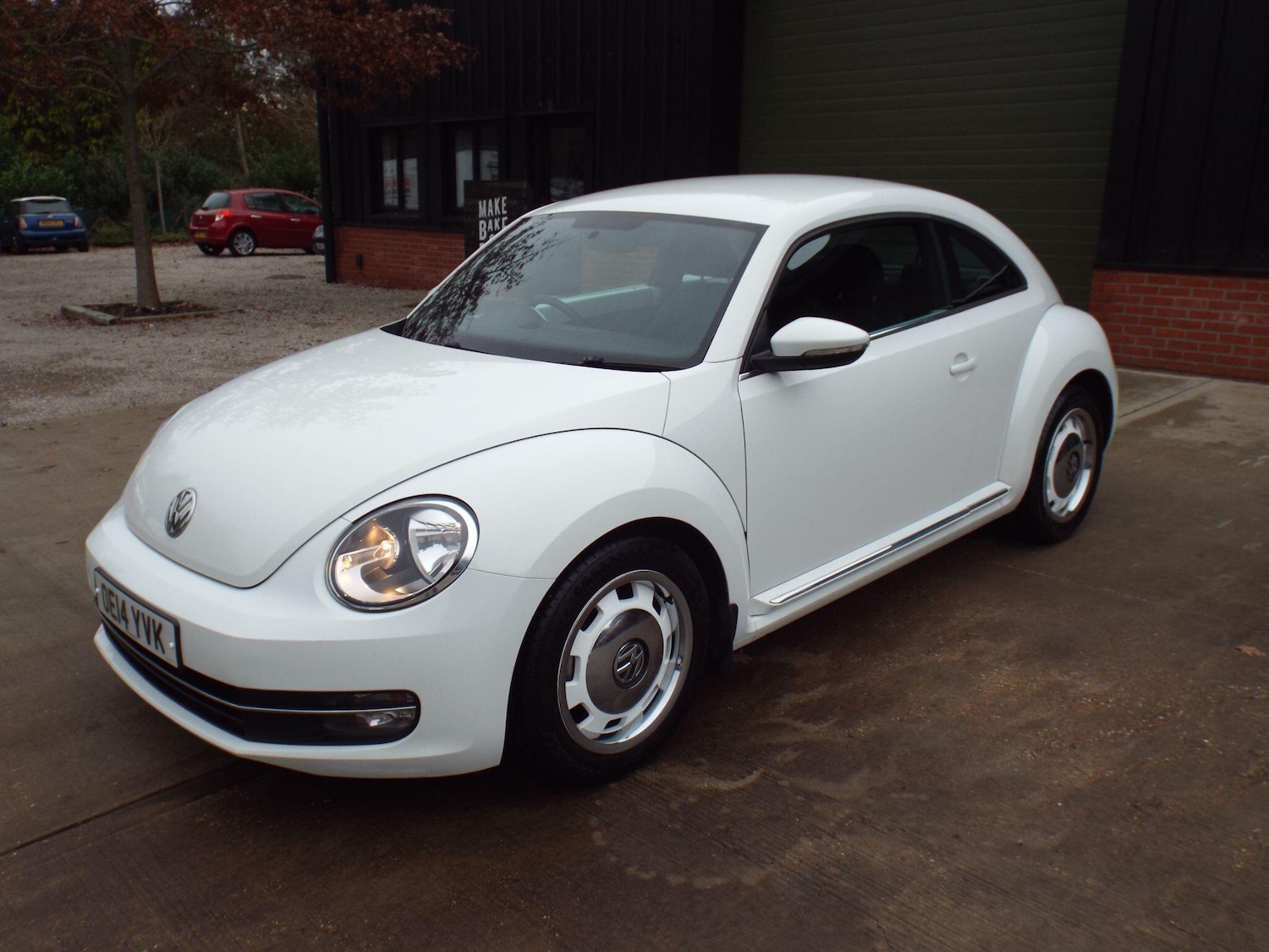 Used Volkswagen Beetle 2014 for sale - 76886247: Photo 2