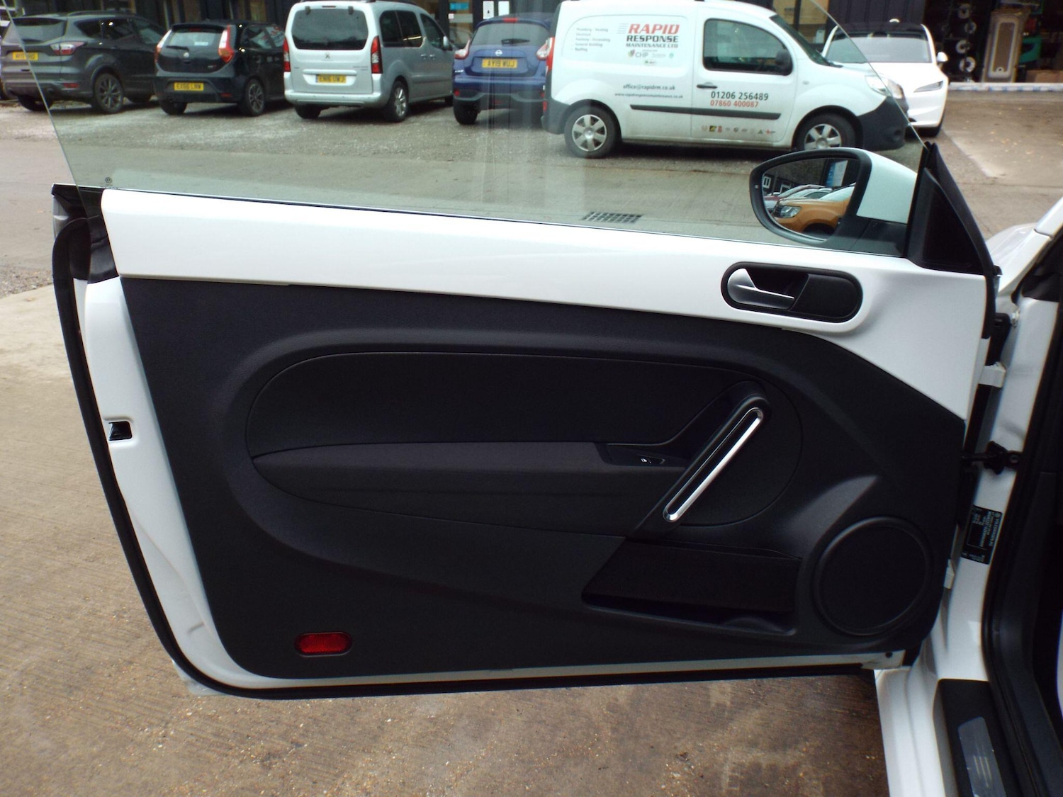 Used Volkswagen Beetle 2014 for sale - 76886247: Photo 26