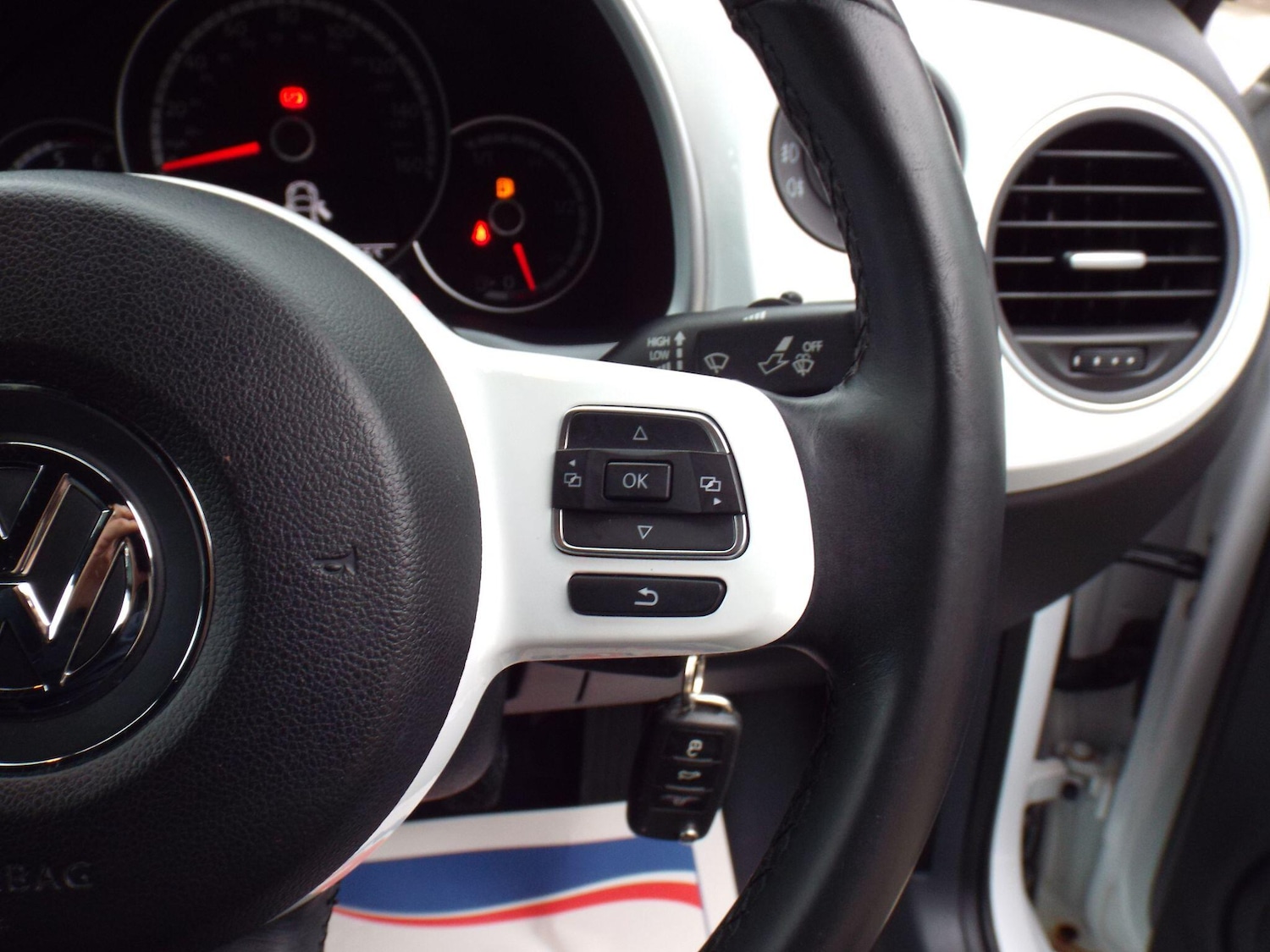 Used Volkswagen Beetle 2014 for sale - 76886247: Photo 32