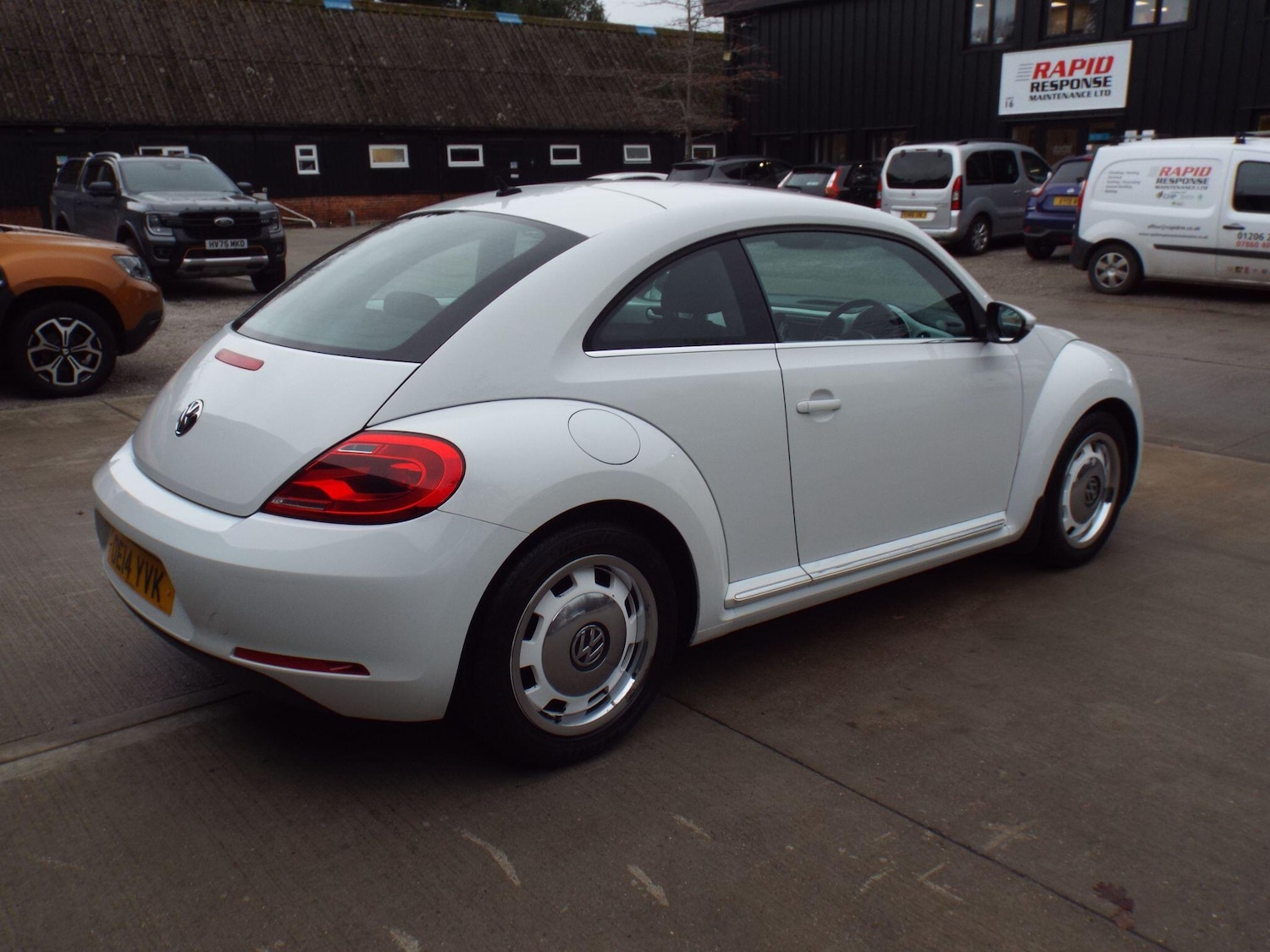 Used Volkswagen Beetle 2014 for sale - 76886247: Photo 4