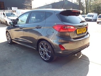 Used Ford Fiesta 2018 for sale - 77926205: Photo