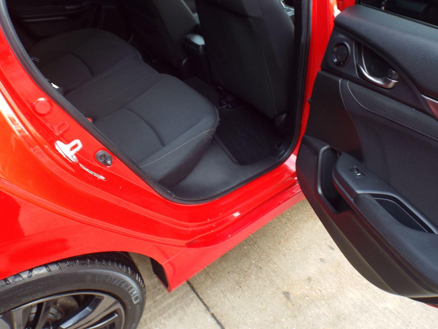 Used Honda Civic 2017 for sale - 76993392: Photo 23