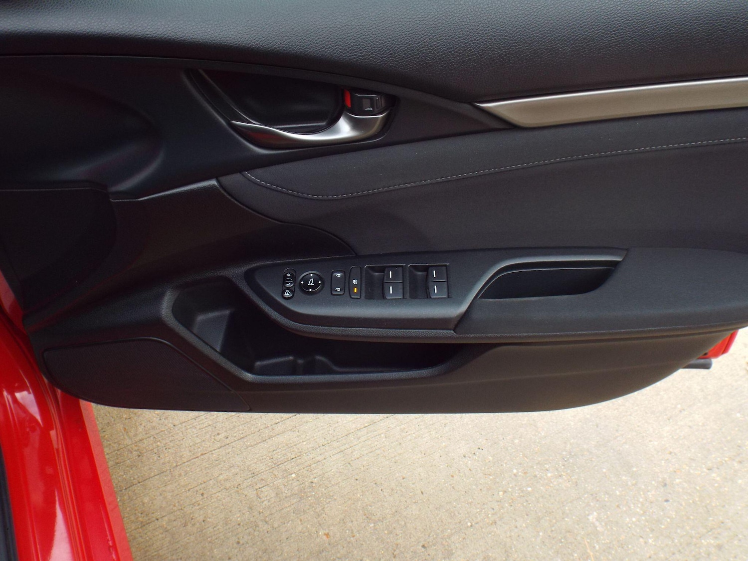 Used Honda Civic 2017 for sale - 76993392: Photo 35