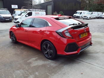 Used Honda Civic 2017 for sale - 76993392: Photo