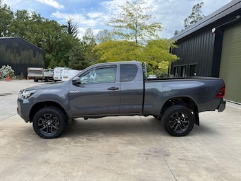Used Toyota Hilux 2023 for sale - 78528364: Photo