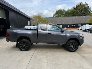 Used Toyota Hilux 2023 for sale - 78528364: Photo