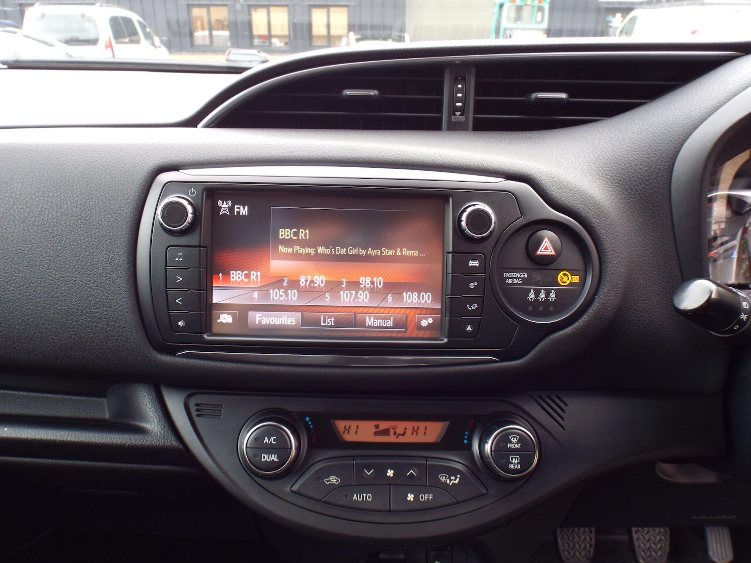 Used Toyota Yaris 2015 for sale - 76926149: Photo 11