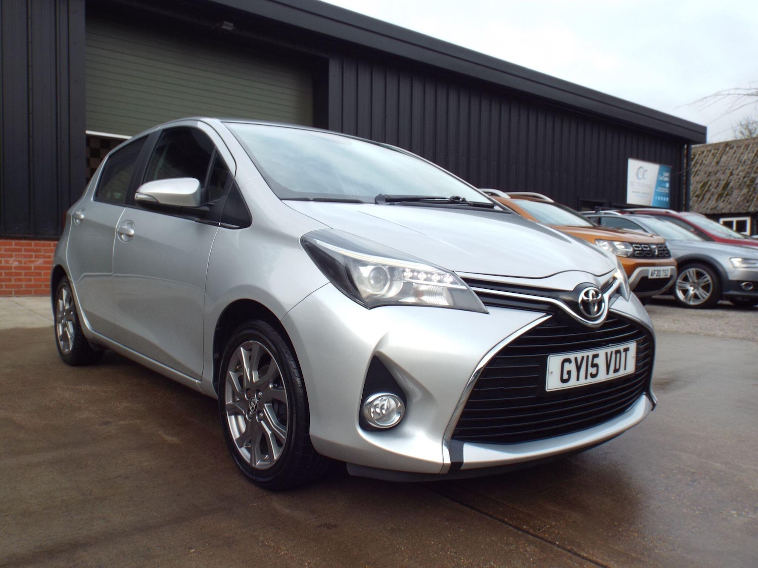 Used Toyota Yaris 2015 for sale - 76926149: Photo 13