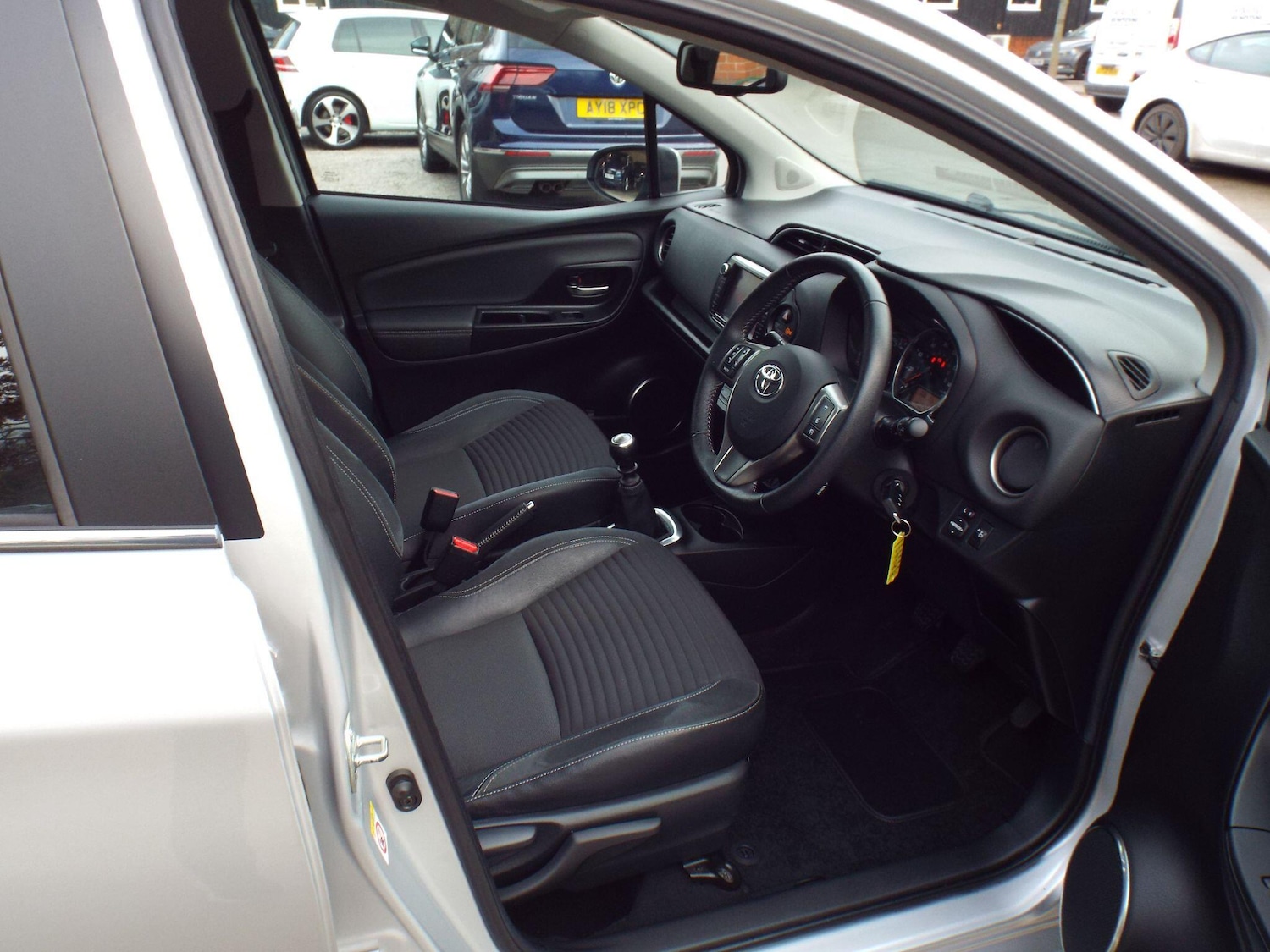 Used Toyota Yaris 2015 for sale - 76926149: Photo 19