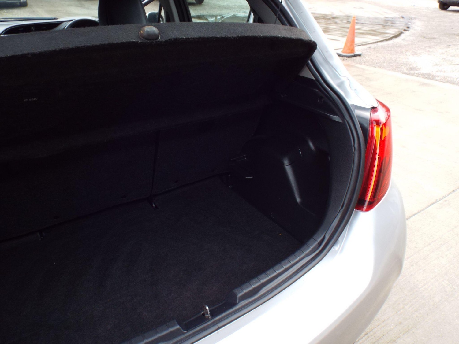 Used Toyota Yaris 2015 for sale - 76926149: Photo 26