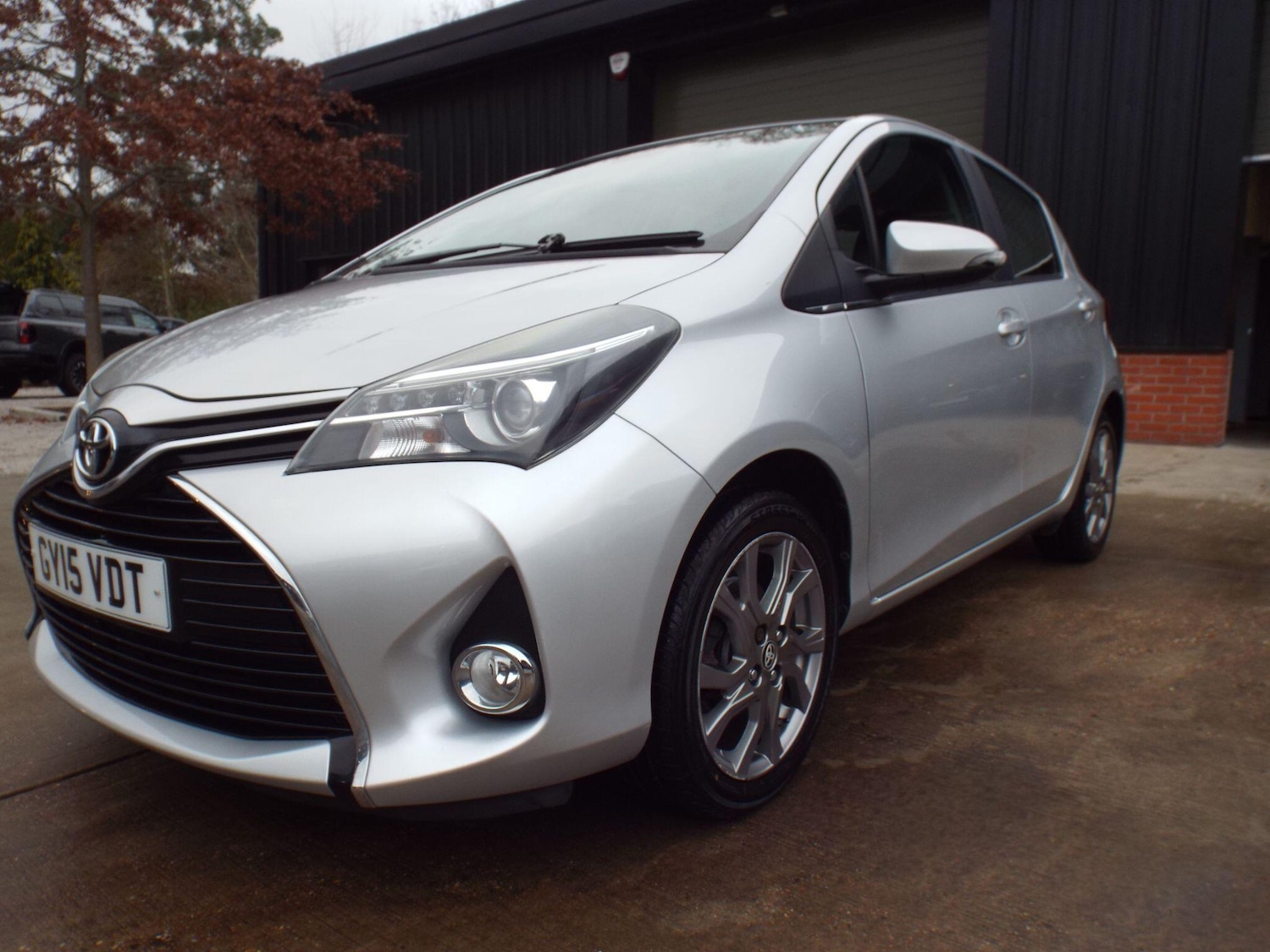 Used Toyota Yaris 2015 for sale - 76926149: Photo 46