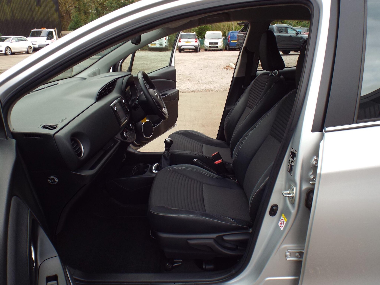 Used Toyota Yaris 2015 for sale - 76926149: Photo 7