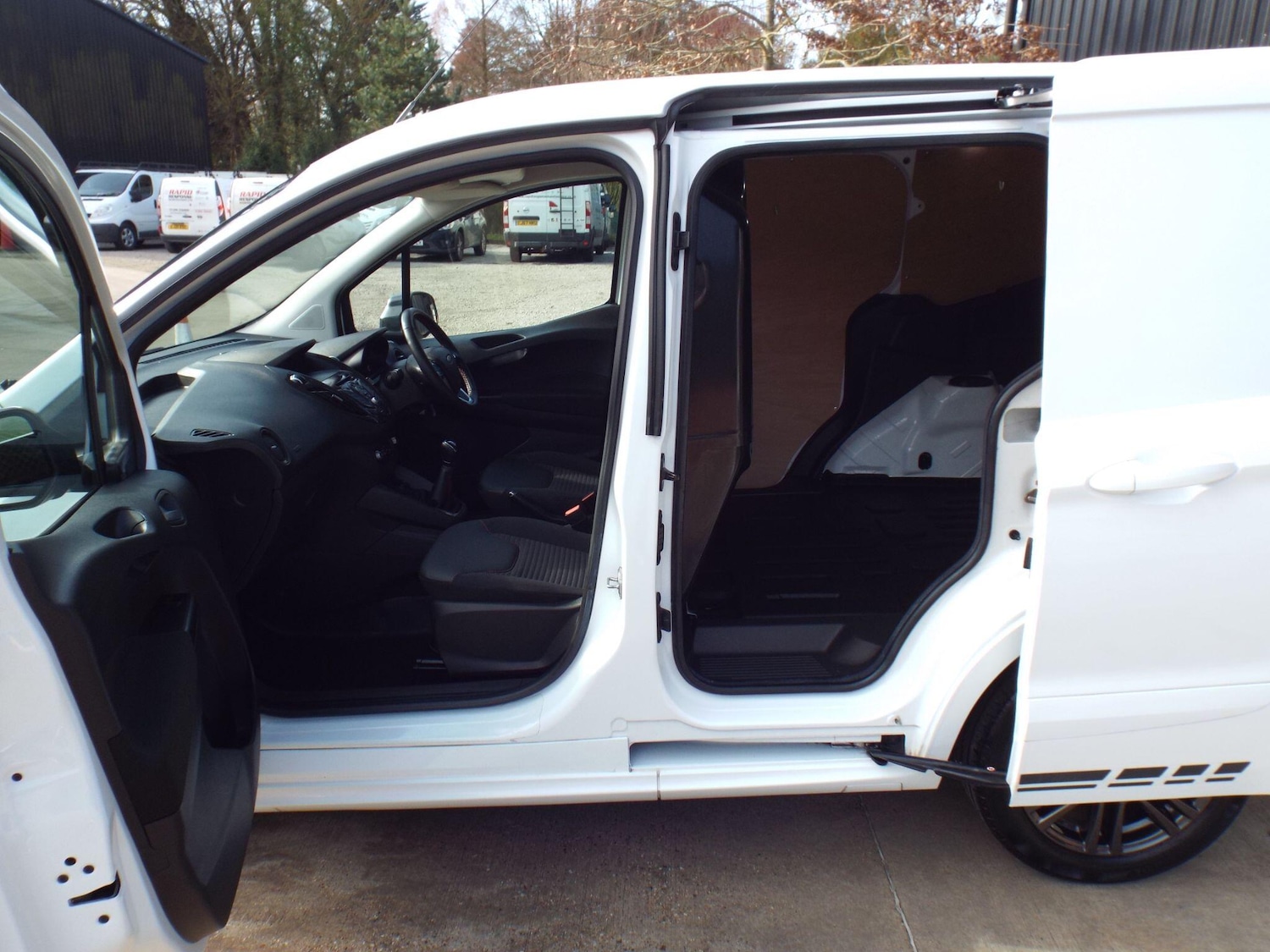 Used Ford Transit Courier 2017 for sale - 77738543: Photo 38