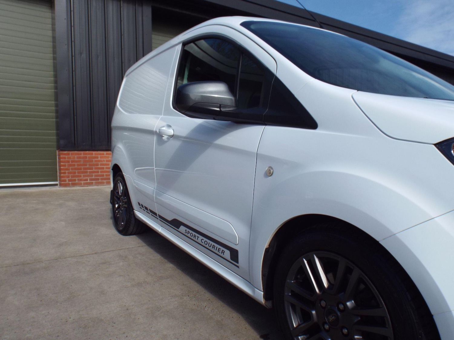 Used Ford Transit Courier 2017 for sale - 77738543: Photo 47