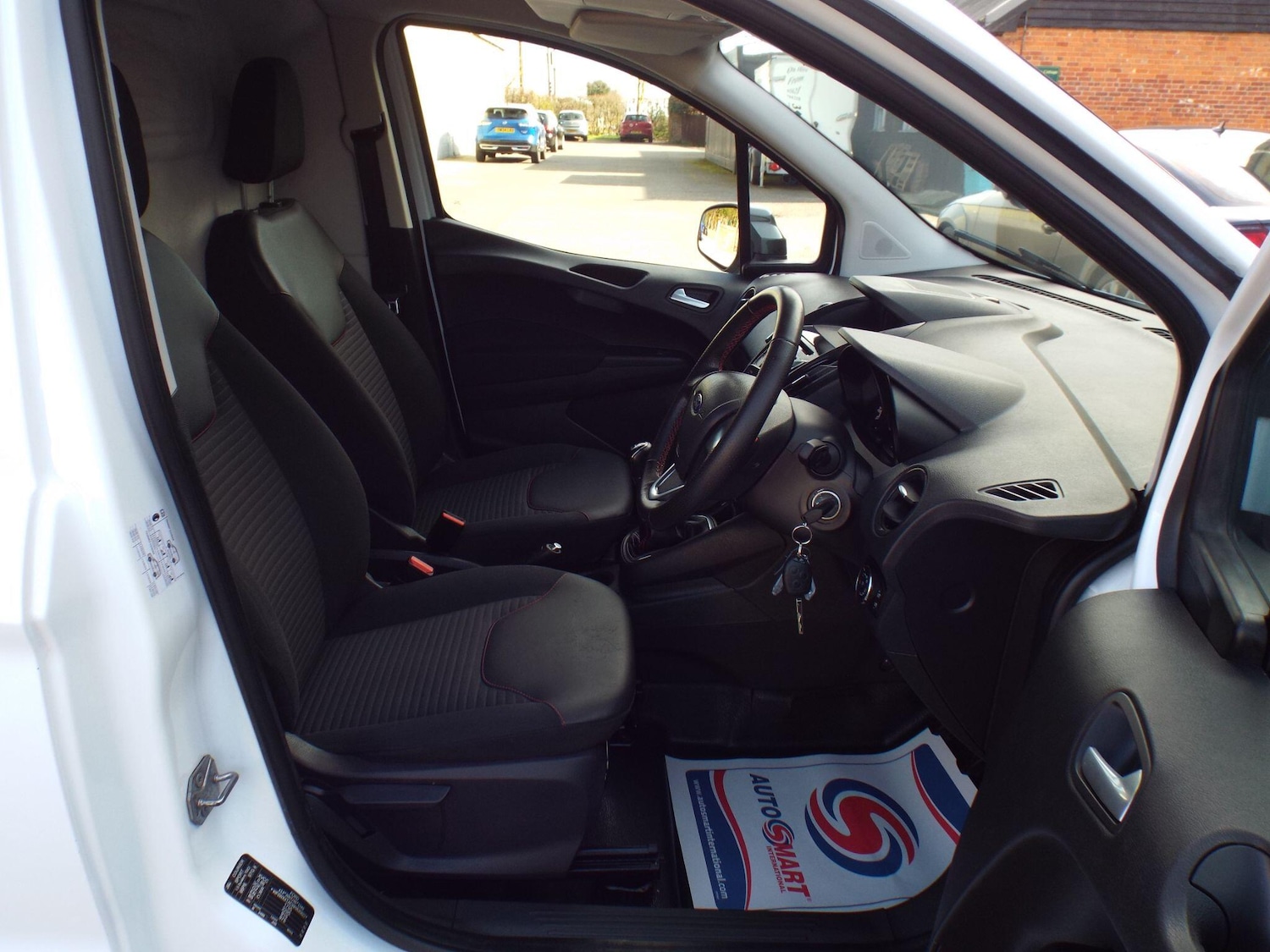 Used Ford Transit Courier 2017 for sale - 77738543: Photo 7