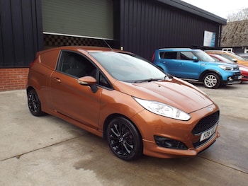 Used Ford Fiesta Van 2016 for sale - 77852816: Photo