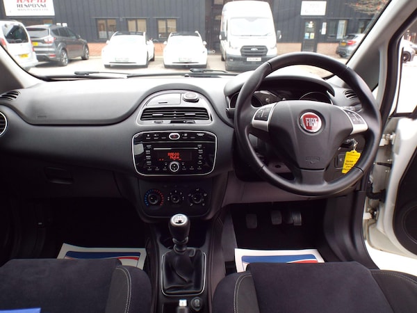 Used Fiat Punto 2014 for sale - 76270859: Photo 10
