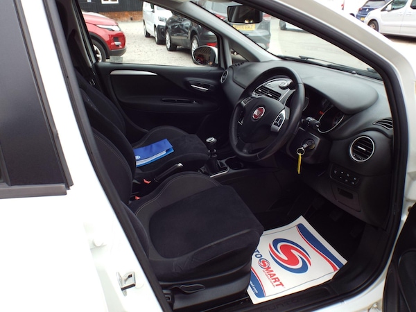 Used Fiat Punto 2014 for sale - 76270859: Photo 19