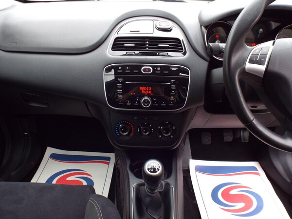 Used Fiat Punto 2014 for sale - 76270859: Photo 32