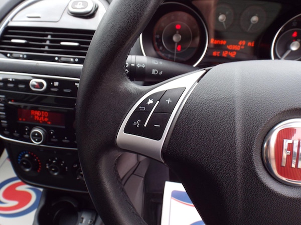 Used Fiat Punto 2014 for sale - 76270859: Photo 33