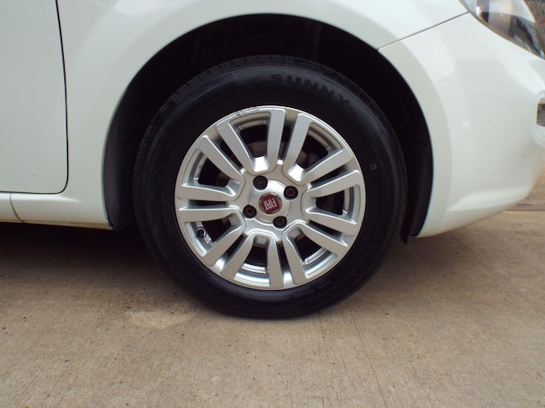 Used Fiat Punto 2014 for sale - 76270859: Photo 39