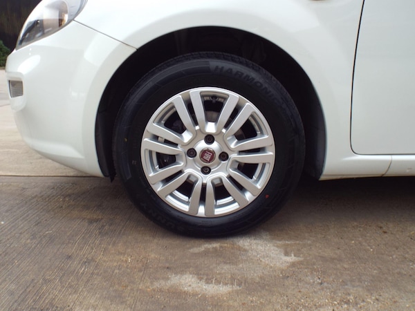 Used Fiat Punto 2014 for sale - 76270859: Photo 40