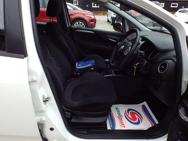 Used Fiat Punto 2014 for sale - 76270859: Photo 7