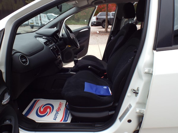 Used Fiat Punto 2014 for sale - 76270859: Photo 8