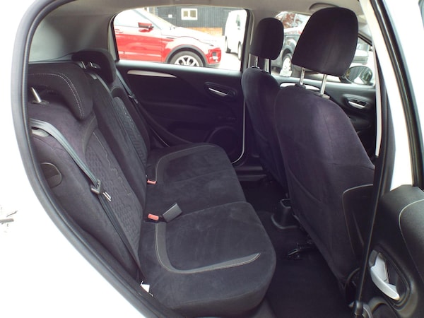 Used Fiat Punto 2014 for sale - 76270859: Photo 9