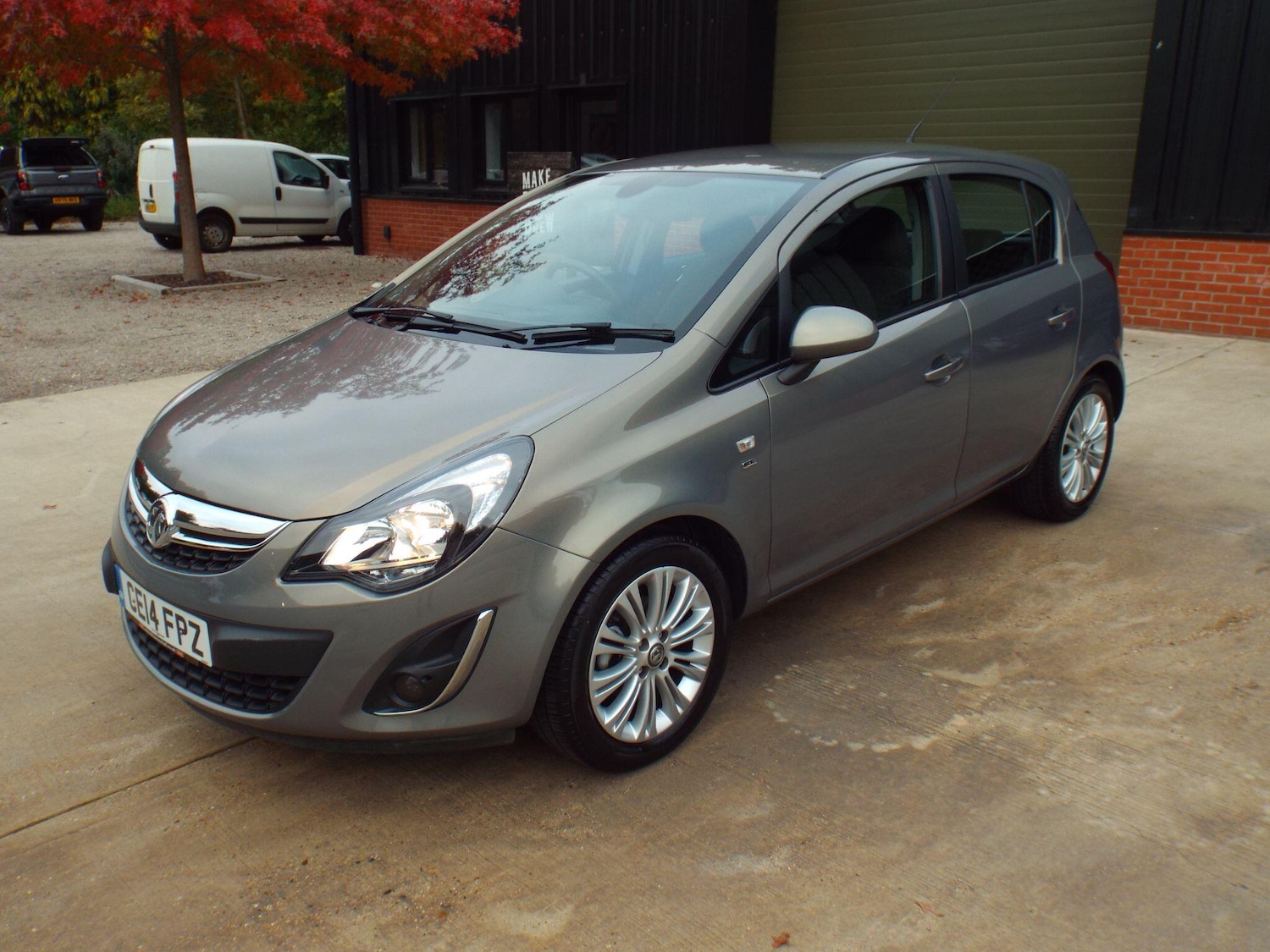 Used Vauxhall Corsa 2014 for sale - 76215123: Photo 2