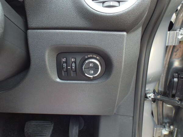 Used Vauxhall Corsa 2014 for sale - 76215123: Photo 35