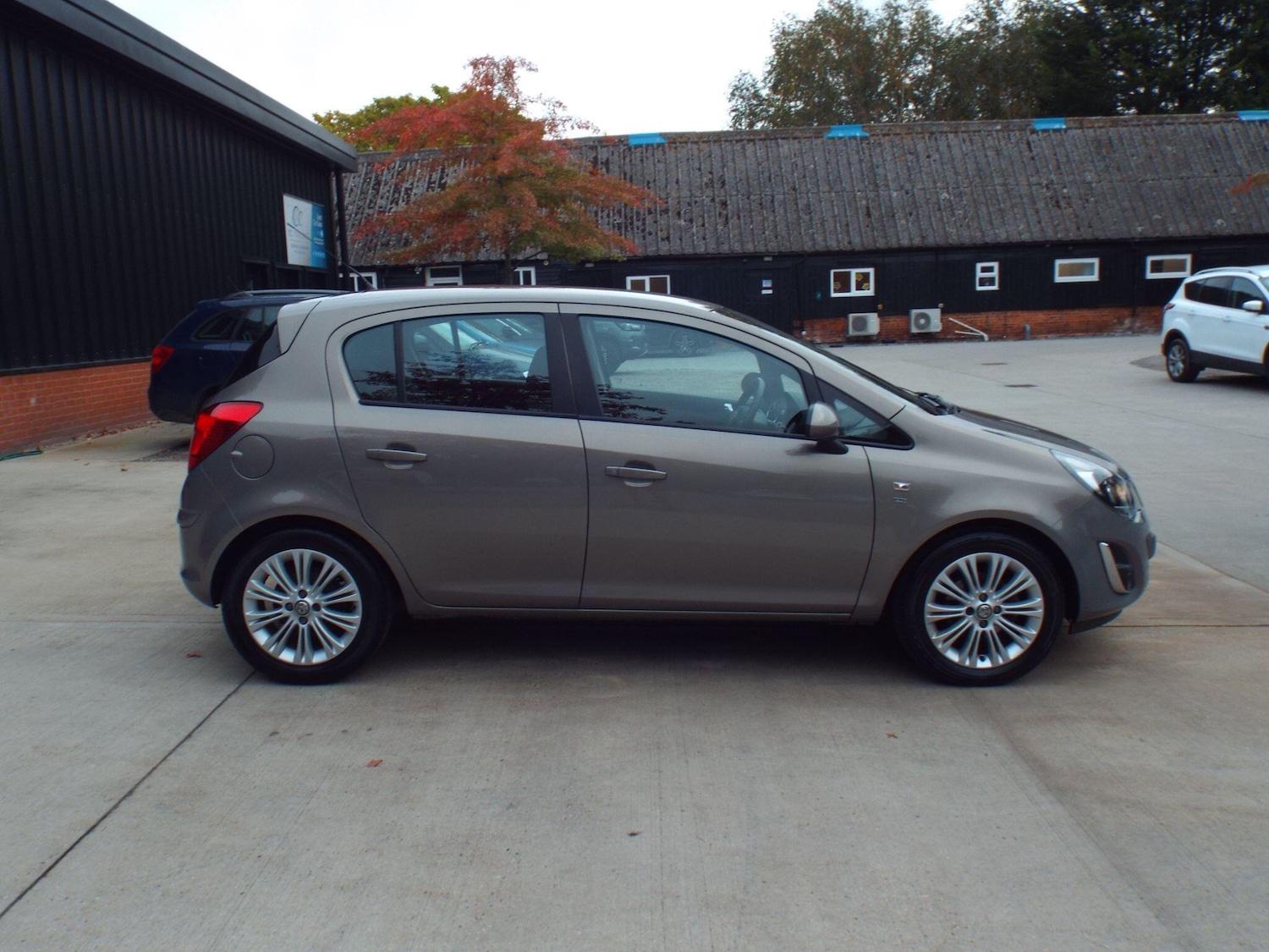 Used Vauxhall Corsa 2014 for sale - 76215123: Photo 6