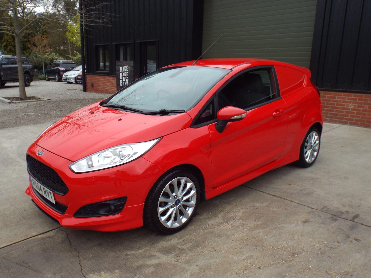 Used Ford Fiesta Van for sale - 78215137: Photo 2