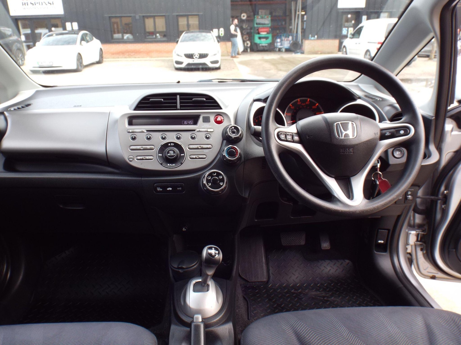 Used Honda Jazz 2010 for sale - 77993950: Photo 10