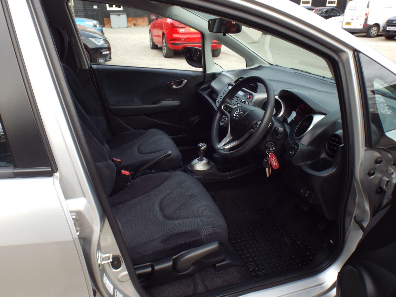 Used Honda Jazz 2010 for sale - 77993950: Photo 17