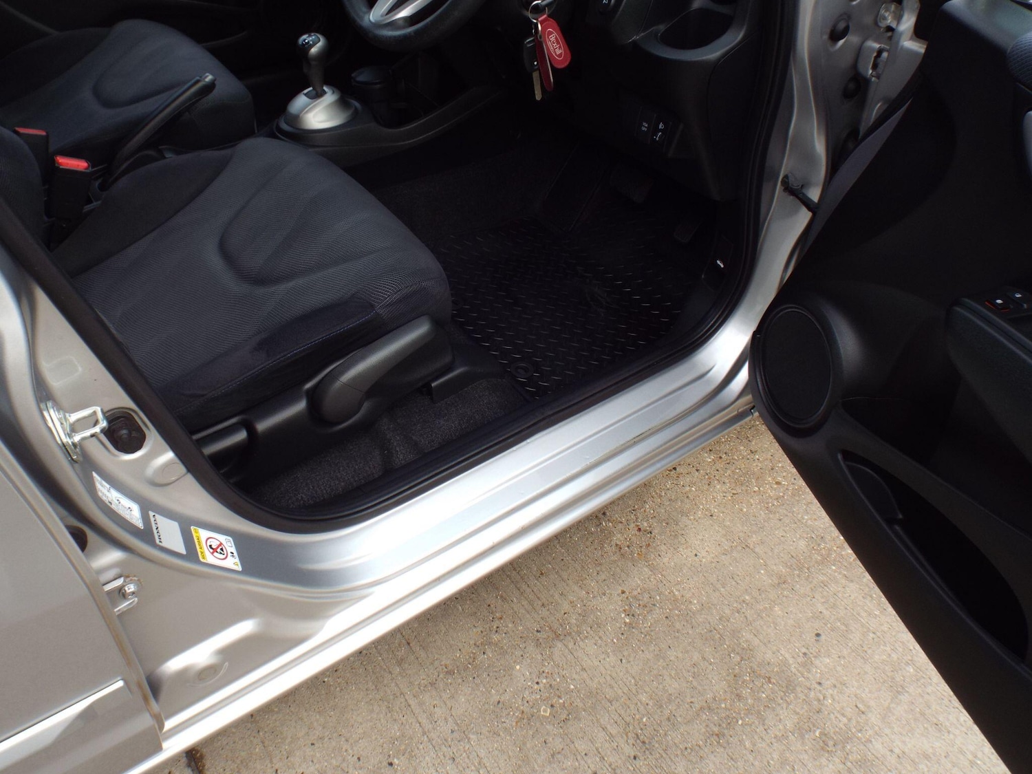 Used Honda Jazz 2010 for sale - 77993950: Photo 18