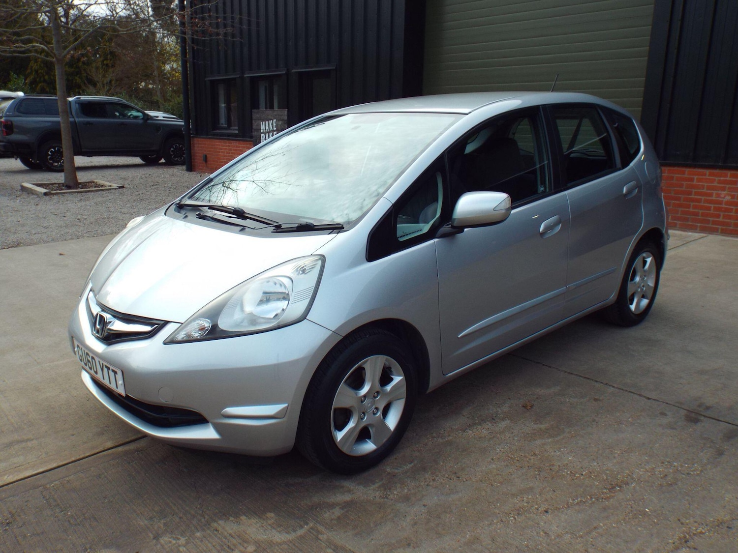 Used Honda Jazz 2010 for sale - 77993950: Photo 2