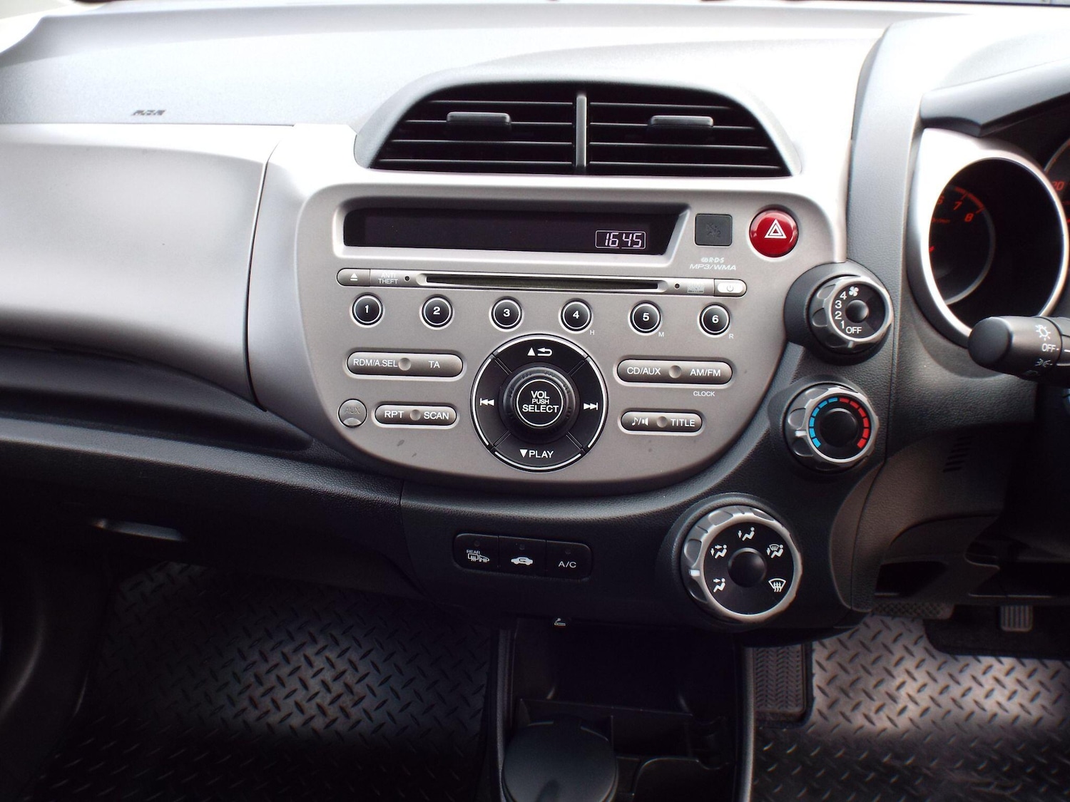 Used Honda Jazz 2010 for sale - 77993950: Photo 27