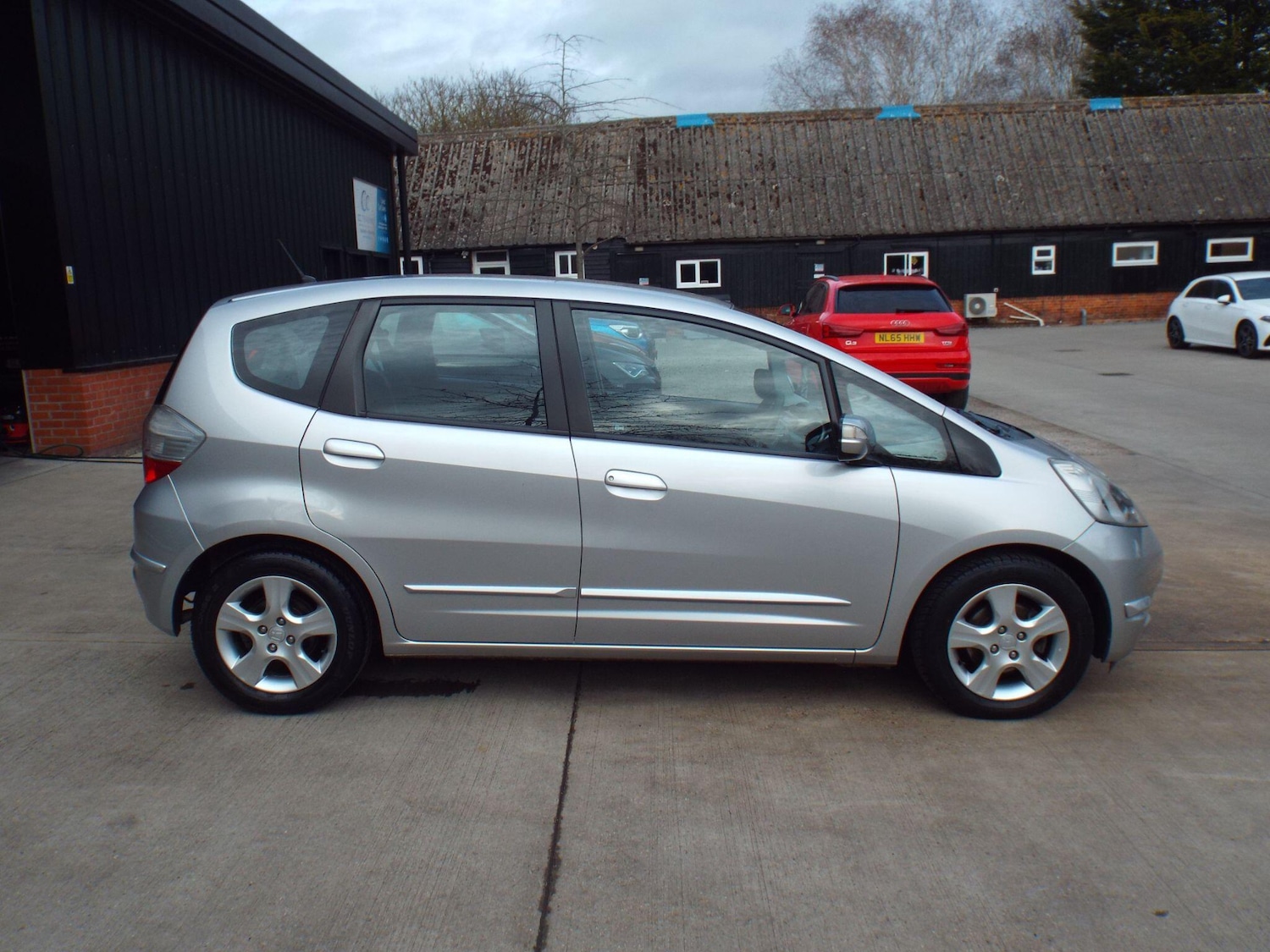 Used Honda Jazz 2010 for sale - 77993950: Photo 5