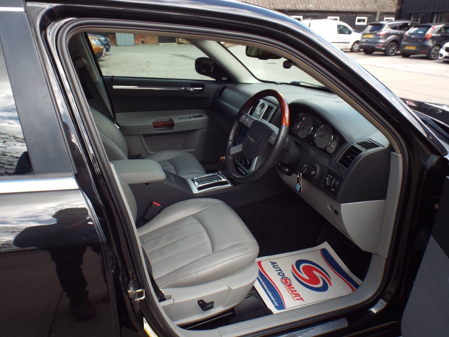 Used Chrysler 300C 2005 for sale - 77839839: Photo 19