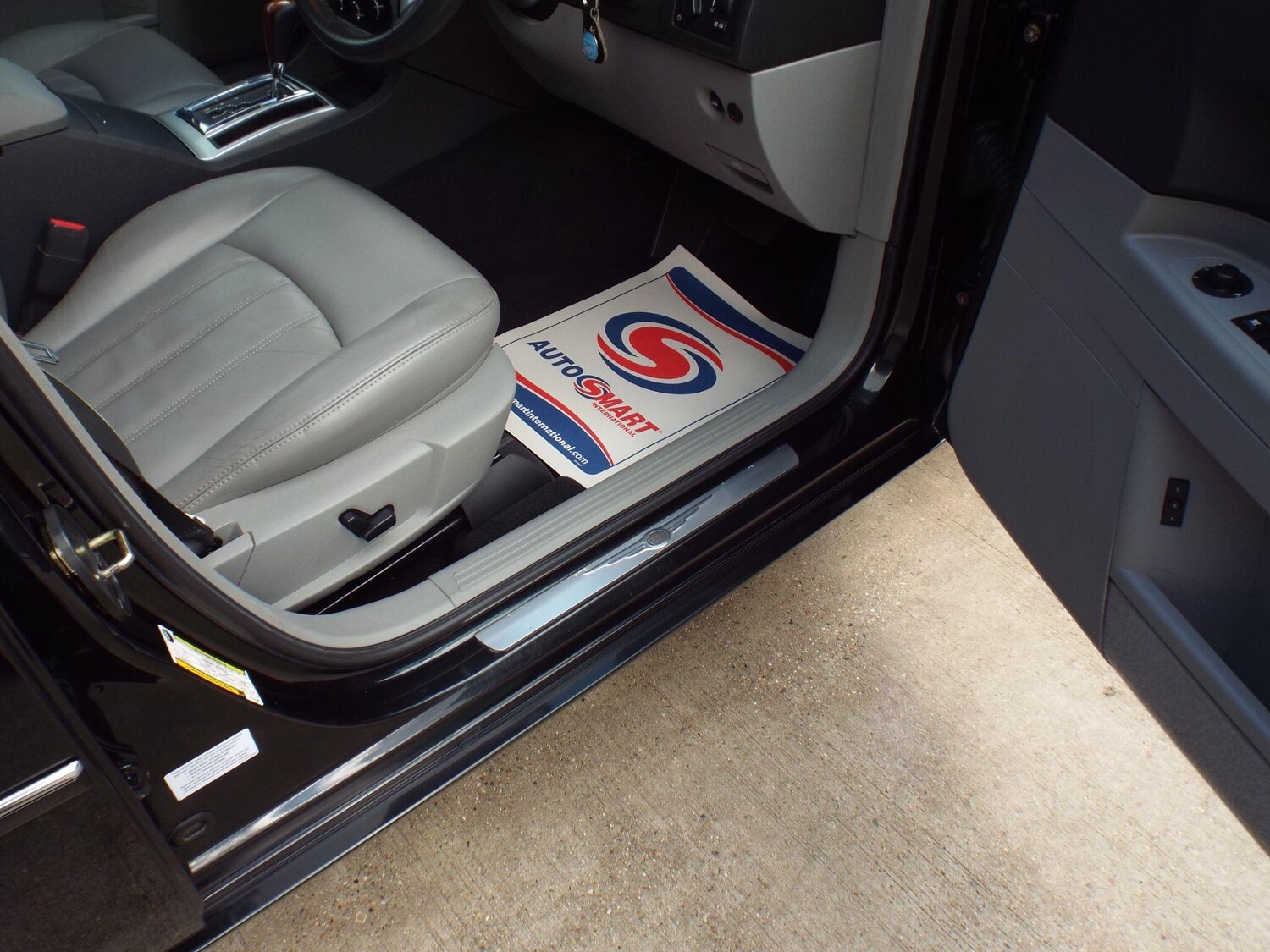 Used Chrysler 300C 2005 for sale - 77839839: Photo 20