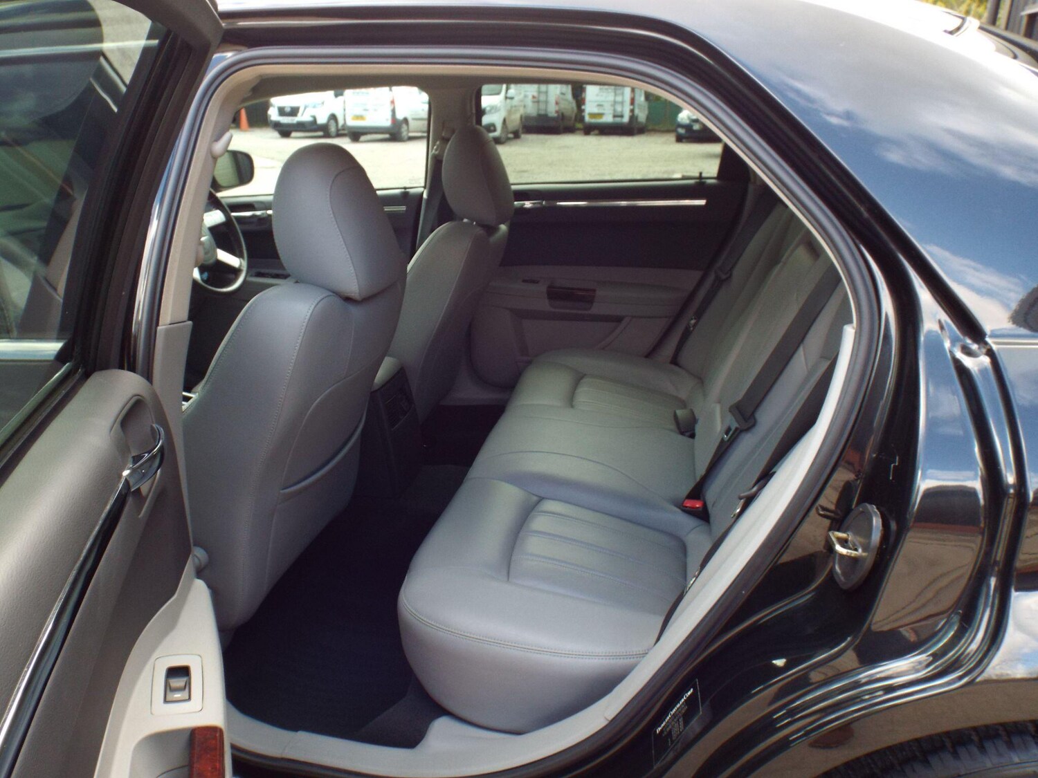 Used Chrysler 300C 2005 for sale - 77839839: Photo 26