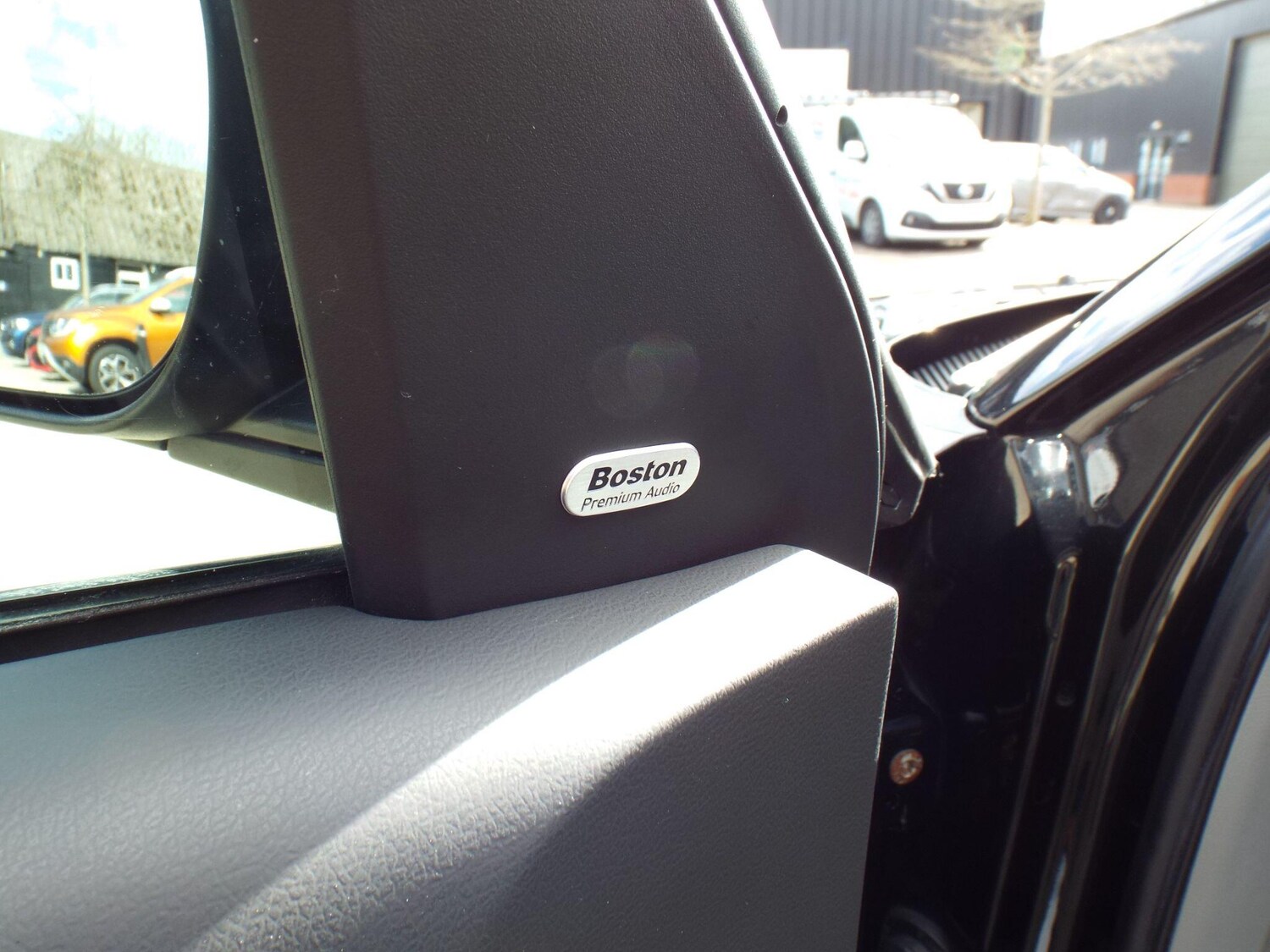 Used Chrysler 300C 2005 for sale - 77839839: Photo 32