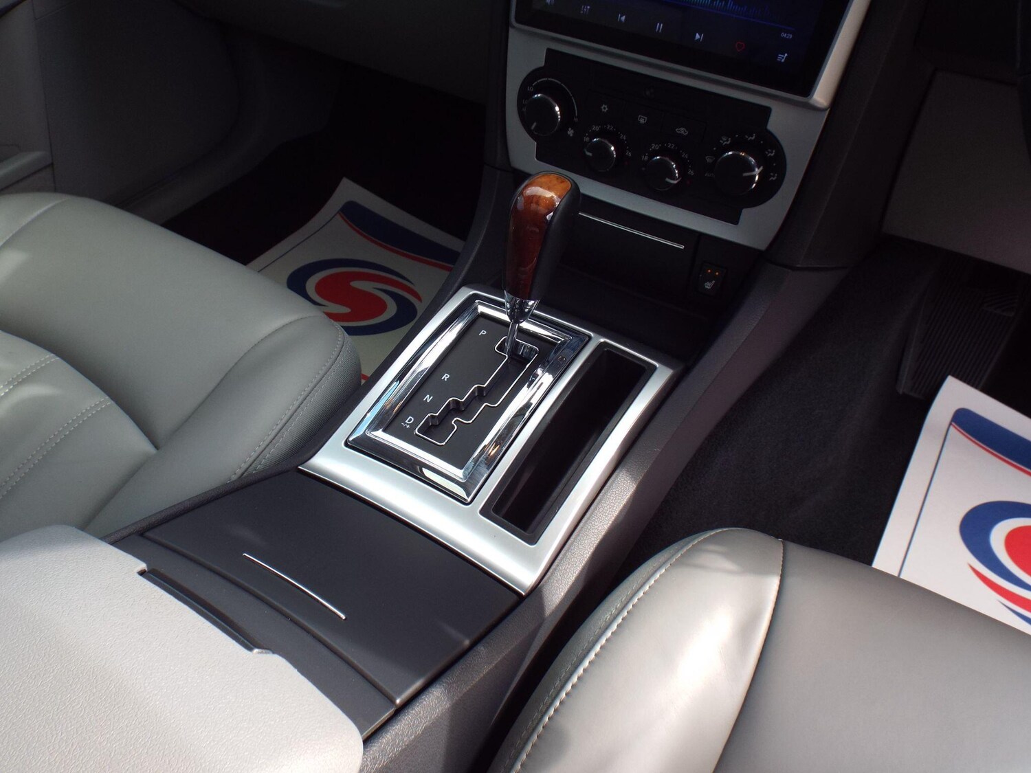 Used Chrysler 300C 2005 for sale - 77839839: Photo 35