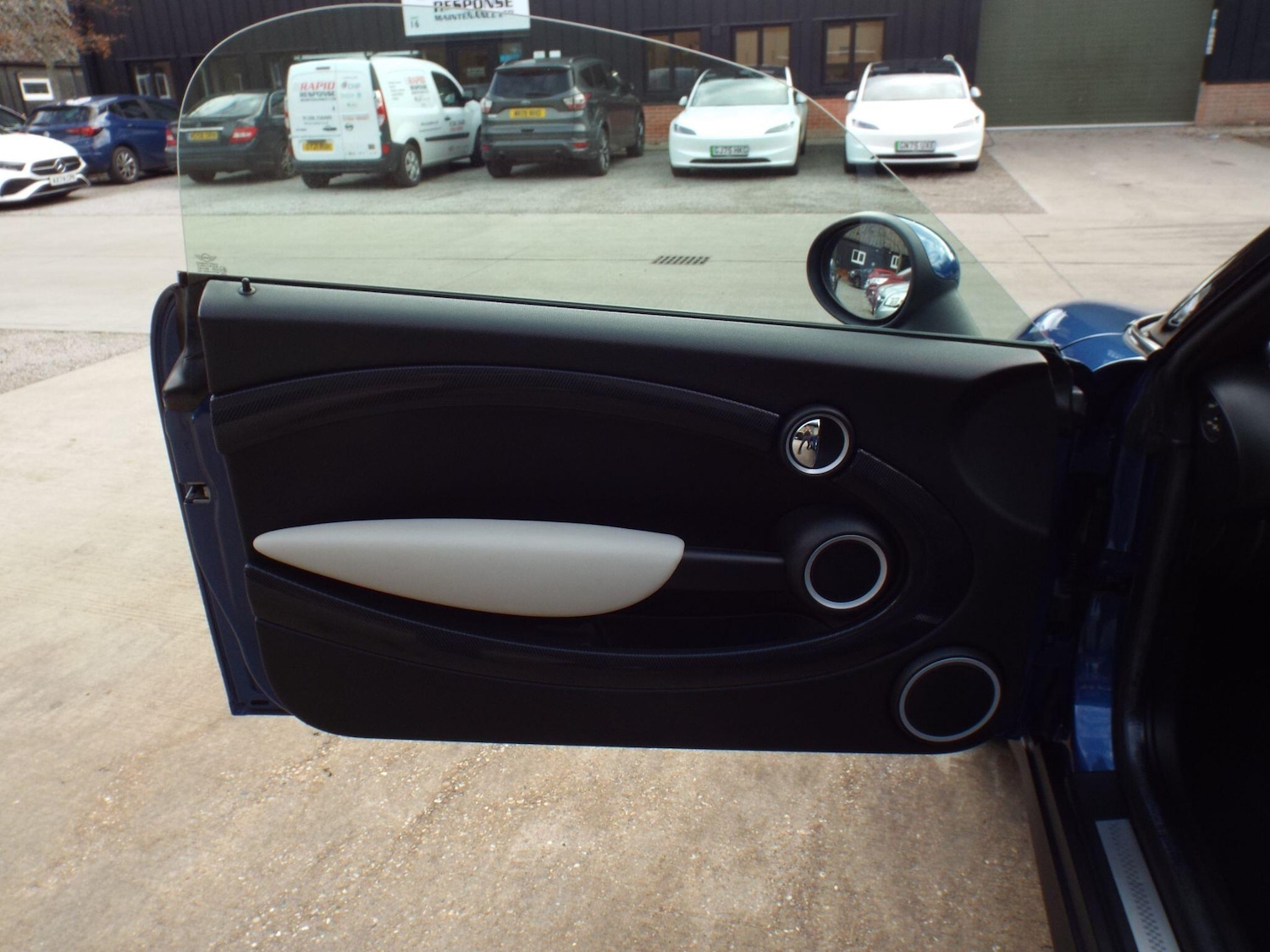 Used MINI Roadster 2014 for sale - 76513243: Photo 25