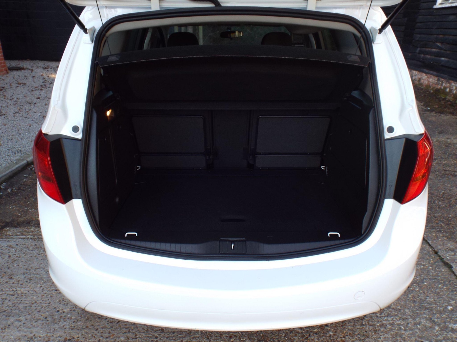 Used Vauxhall Meriva 2016 for sale - 76689182: Photo 25