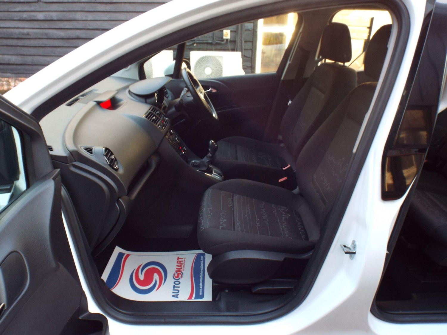 Used Vauxhall Meriva 2016 for sale - 76689182: Photo 8