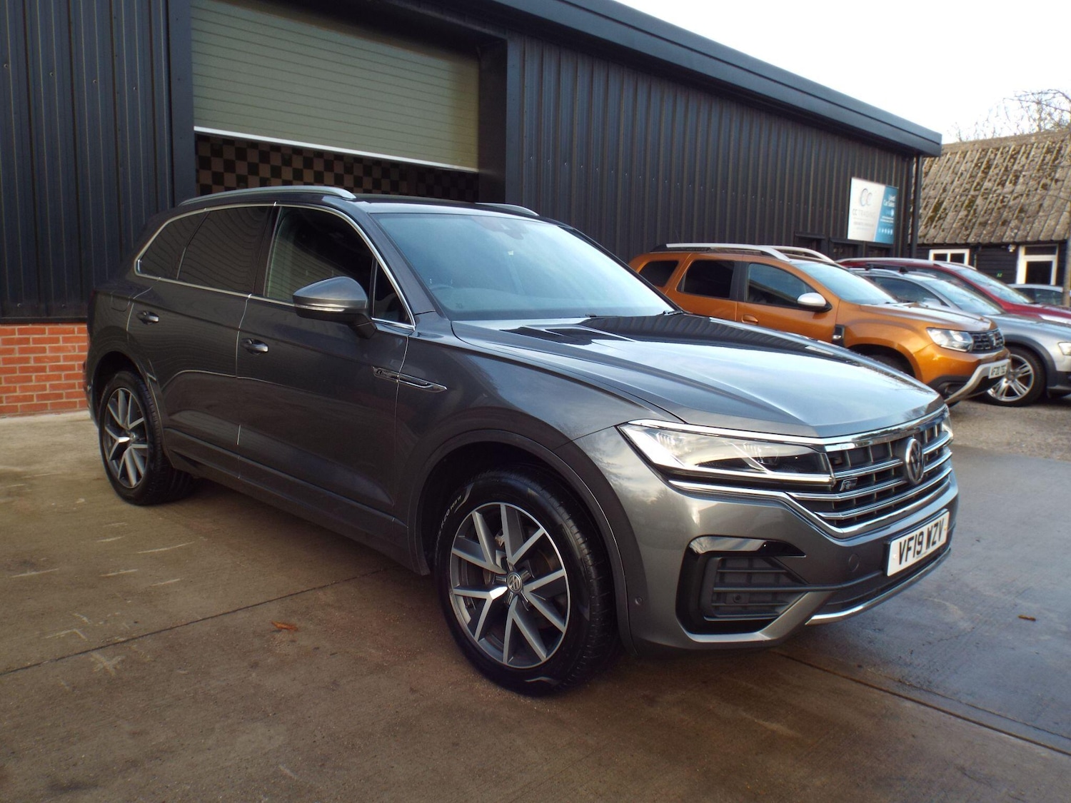 Used Volkswagen Touareg 2019 for sale - 76913243: Photo 1