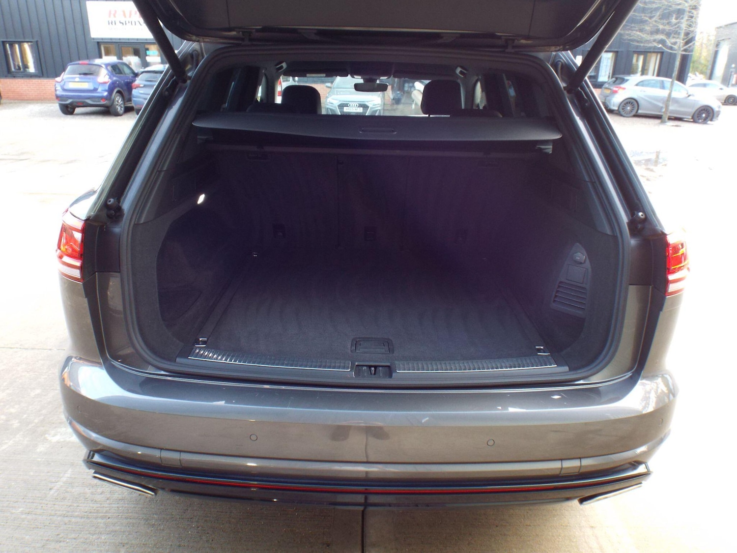 Used Volkswagen Touareg 2019 for sale - 76913243: Photo 25